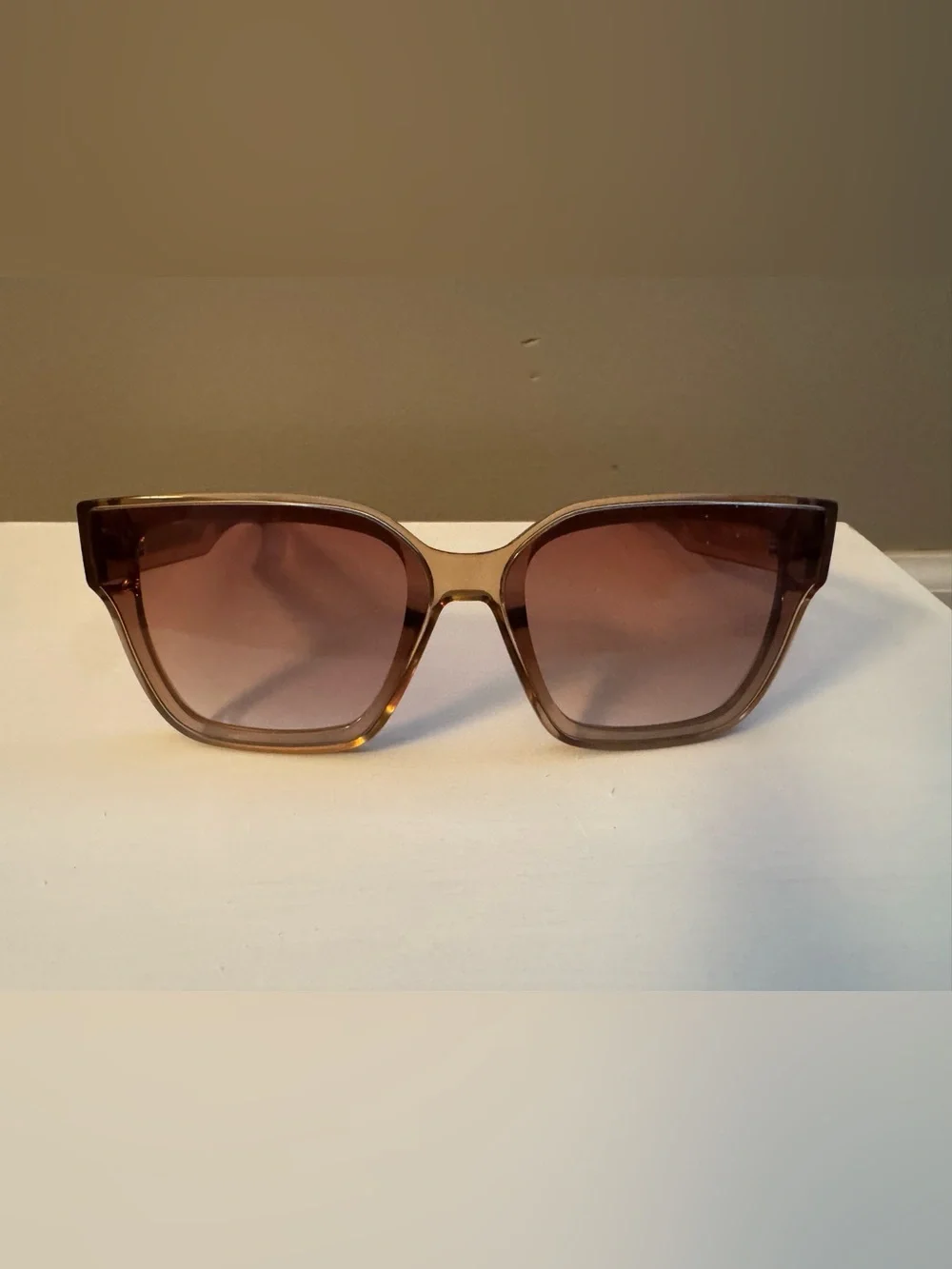 QUAY Drive In Square Sunglasses – Case Included